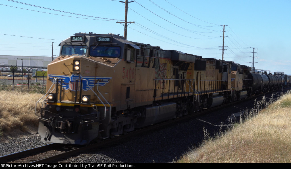 UP 5408 Leads the MPDRV 18